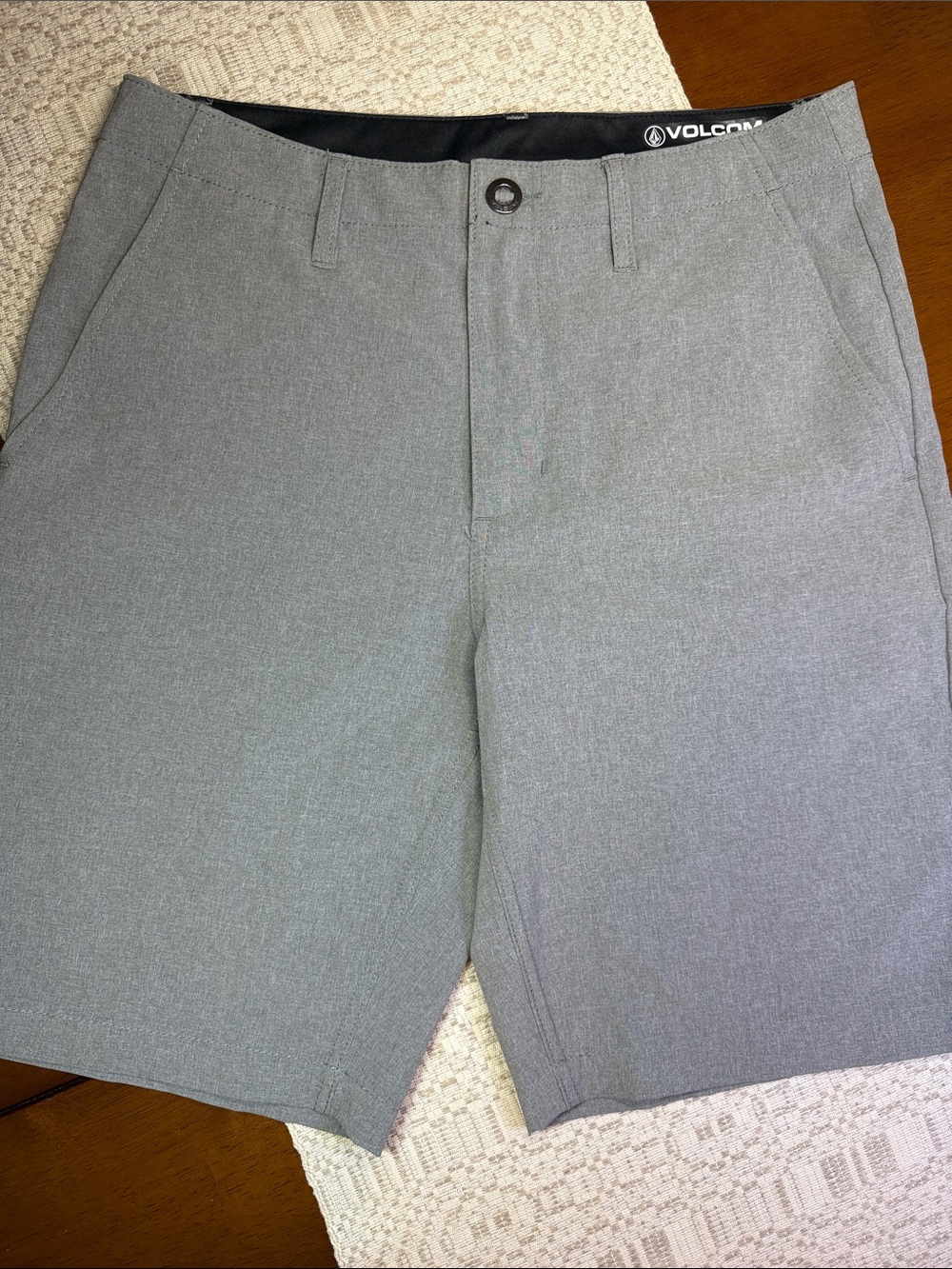 Volcom Men's Light Gray Flat-Front Performance Shorts